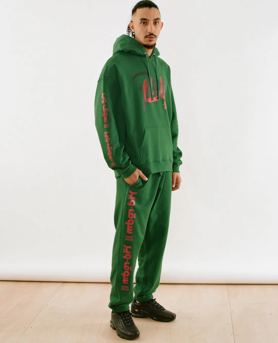 * Patta X Andy Wahloo (Hassan Hajjaj) Script Logo Boxy Hooded Sweater (E