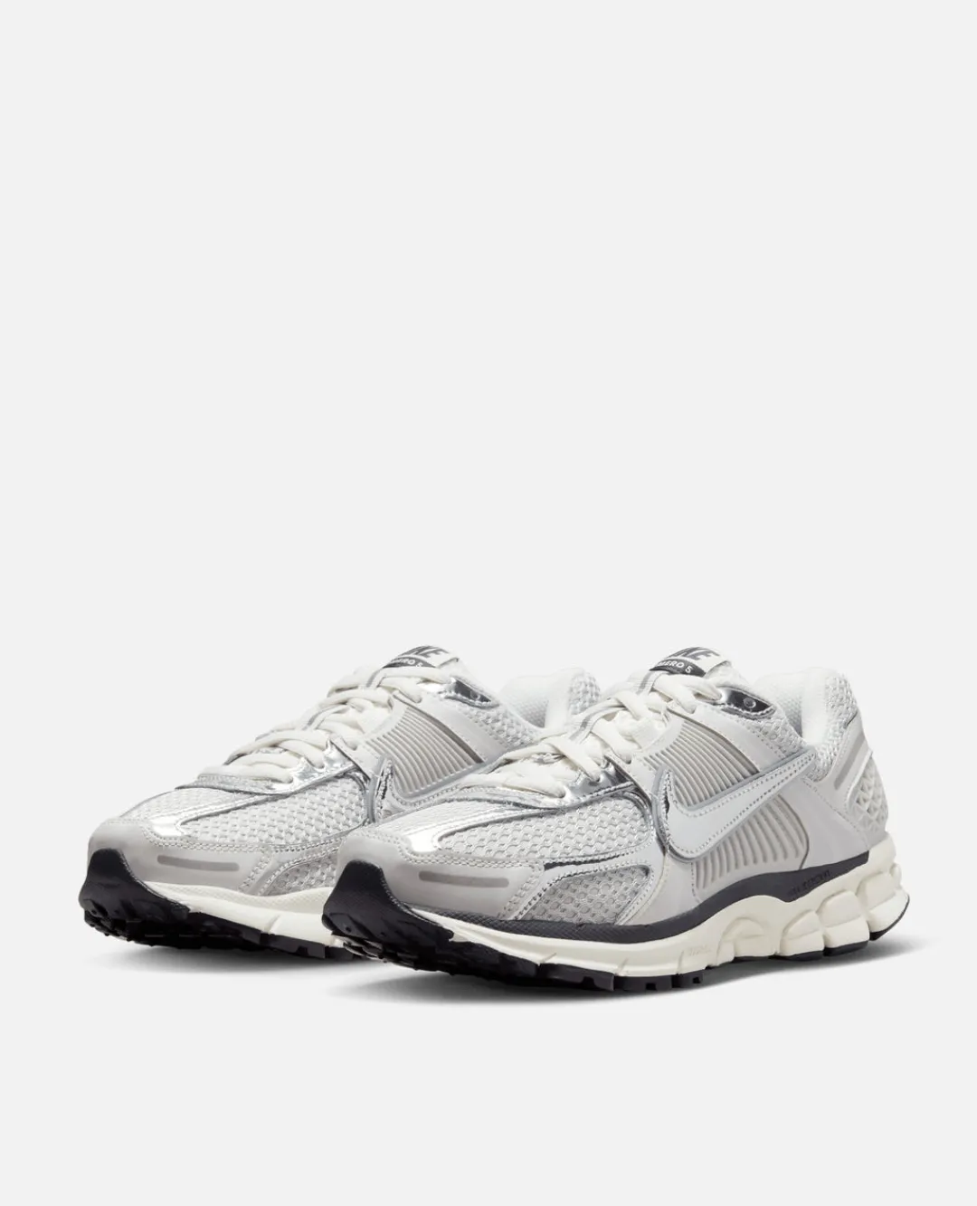 * Wmns Nike Zoom Vomero 5 (Photon Dust/Chrome-Gridiron-Sail)